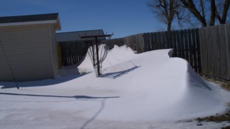clothesline_snowdrift_compressed1
