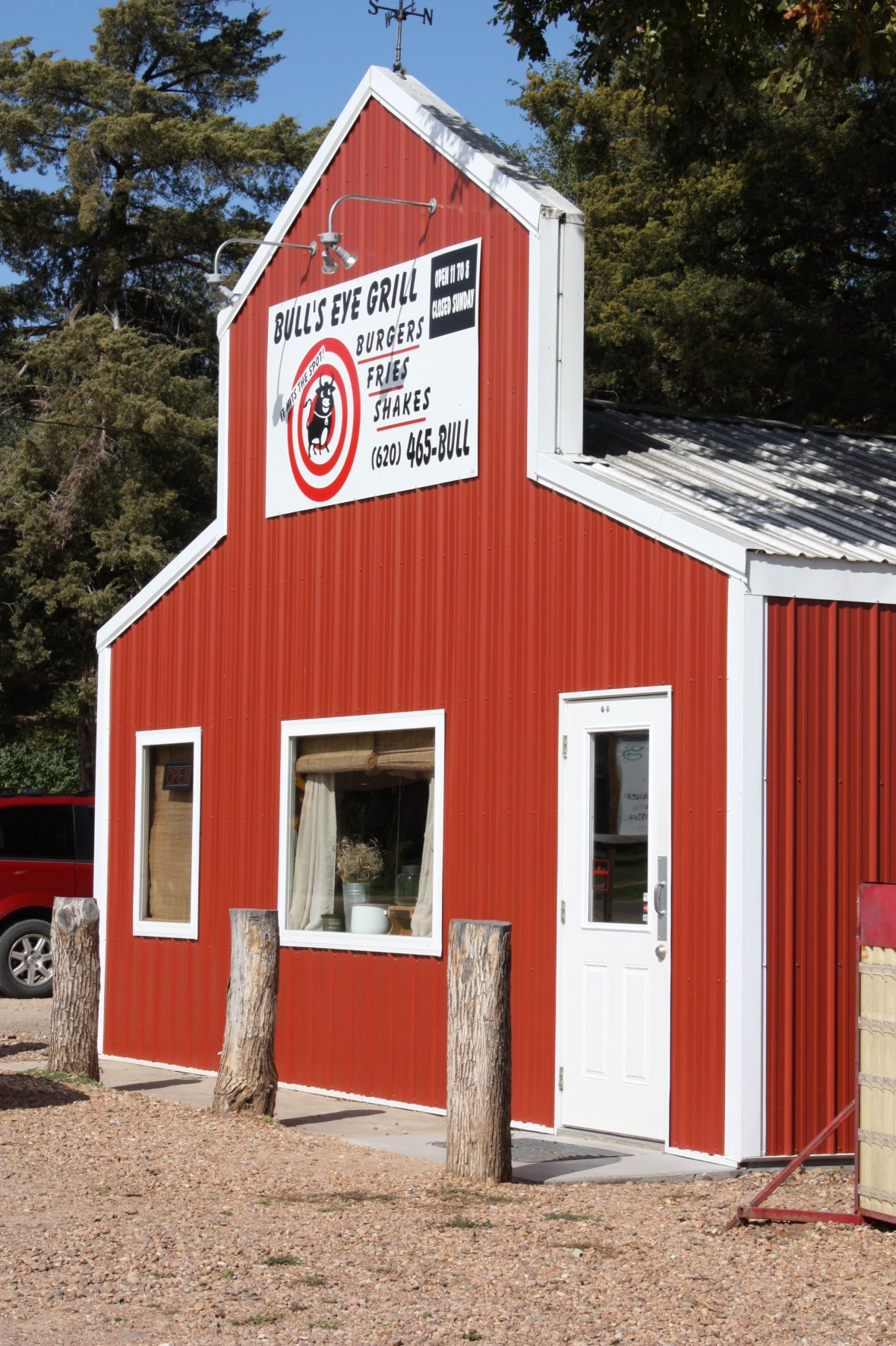 Bull'sEyeGrill_YoderKS