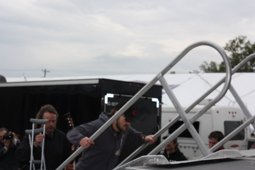 EricChurch_ GoingOnstage_02