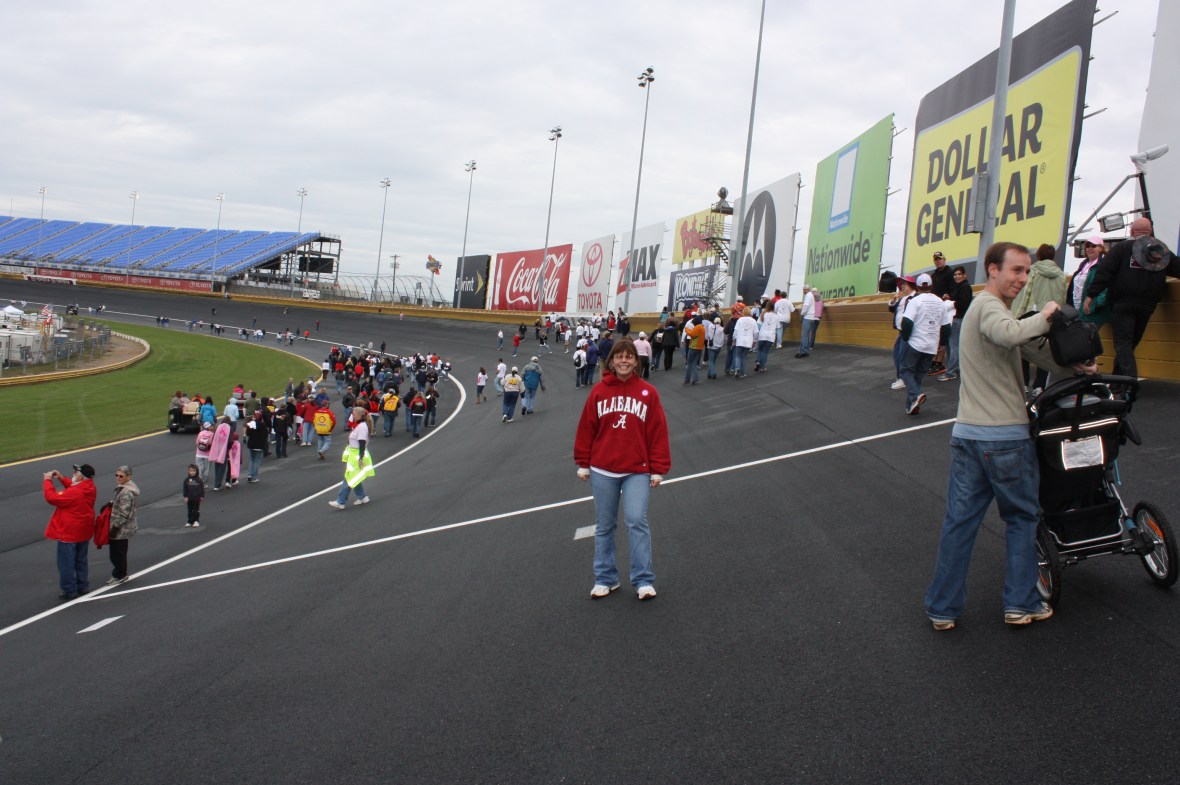 Lowe'sMotorSpeedwayTrackWalk_03 Lowe'sMotorSpeedwayTrackWalk_03