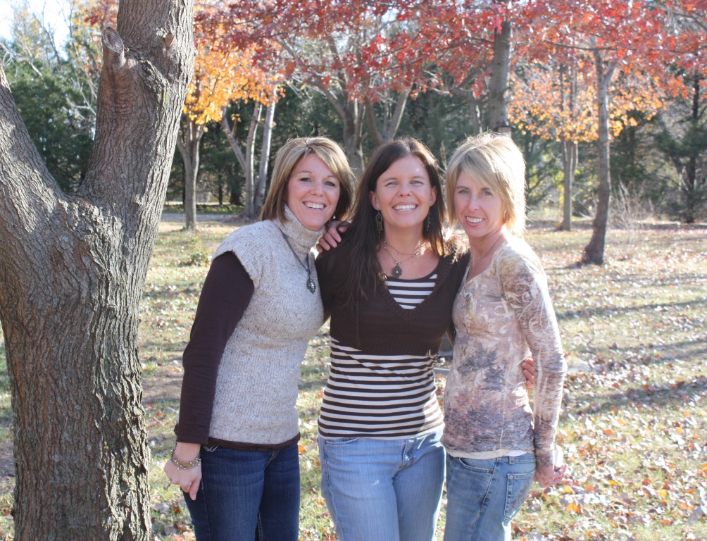 KendraGretchen&Sheryl_Thanksgiving2010_02