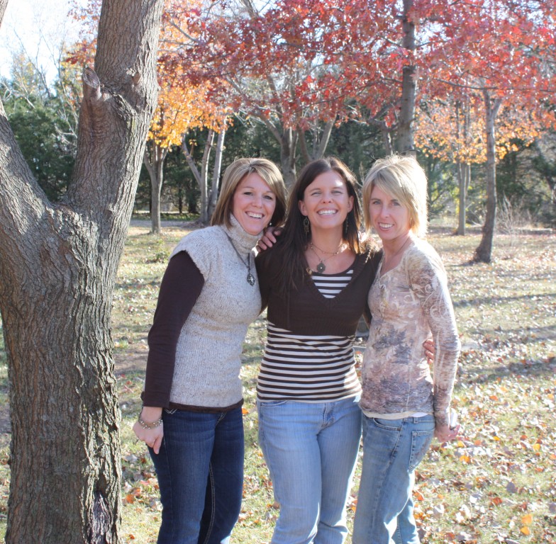 KendraGretchen&Sheryl_Thanksgiving2010_03
