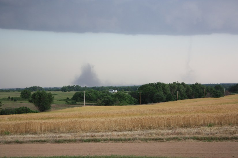 TornadoSouthOfHouse_05