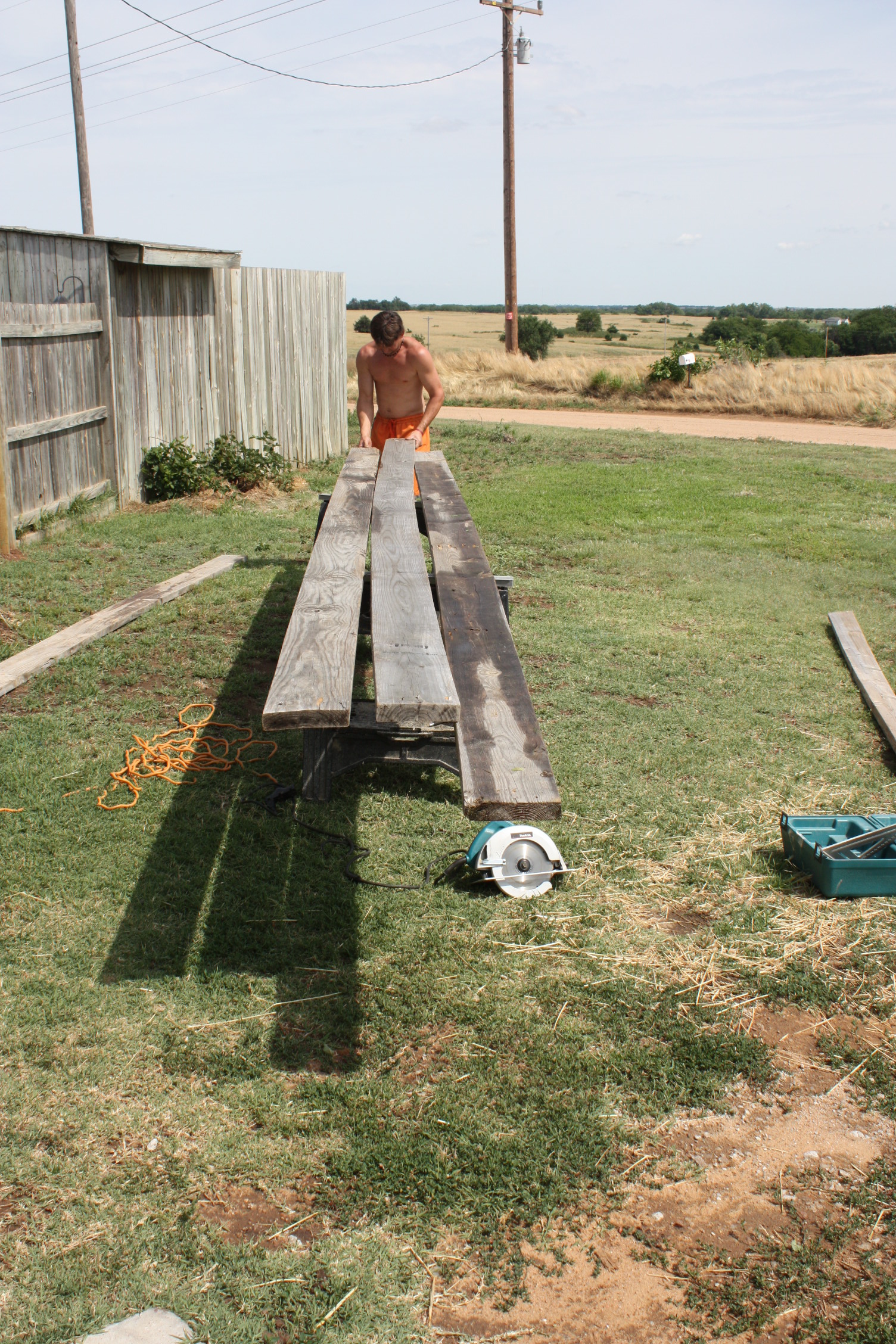 RandyBuildingLlamaShed_01