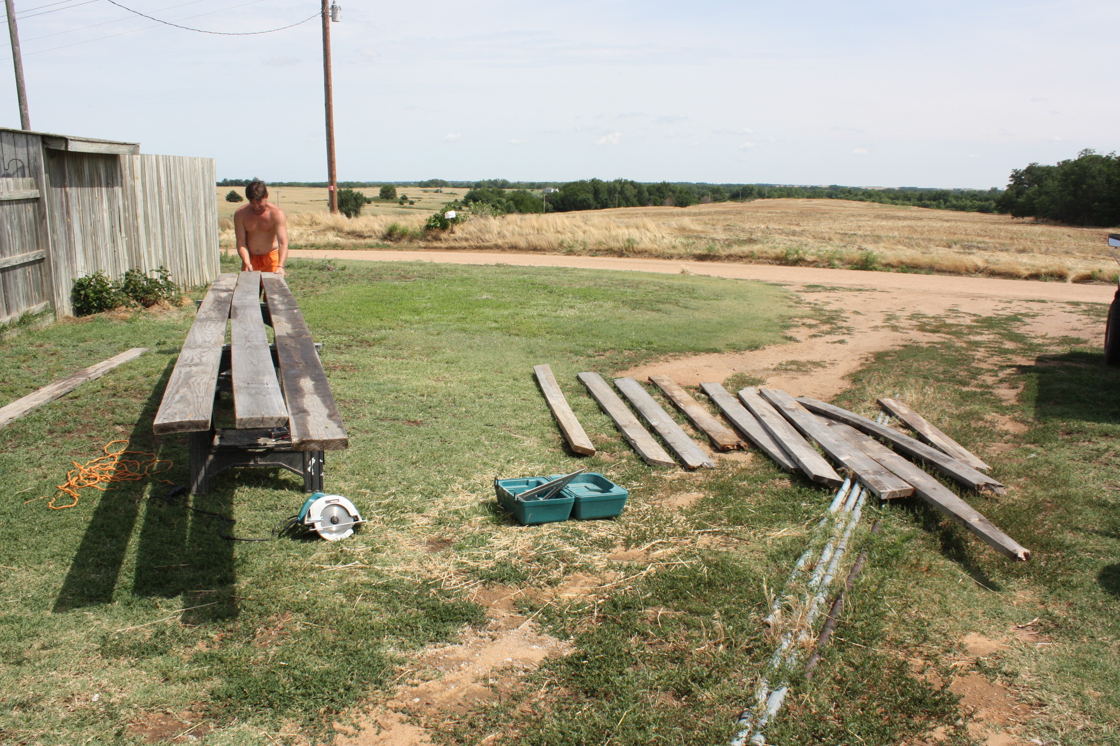 RandyBuildingLlamaShed_02